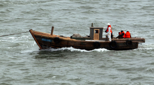 朝鲜船只因故障两度漂至韩国海域 船员将被送回国