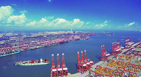 青岛港打造亚洲首个全自动化码头