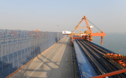 河北建成亚洲最长港口堆场防风网 总长已逾17公里