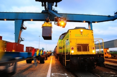 First freight train from China arrives in Port of Rotterdam
