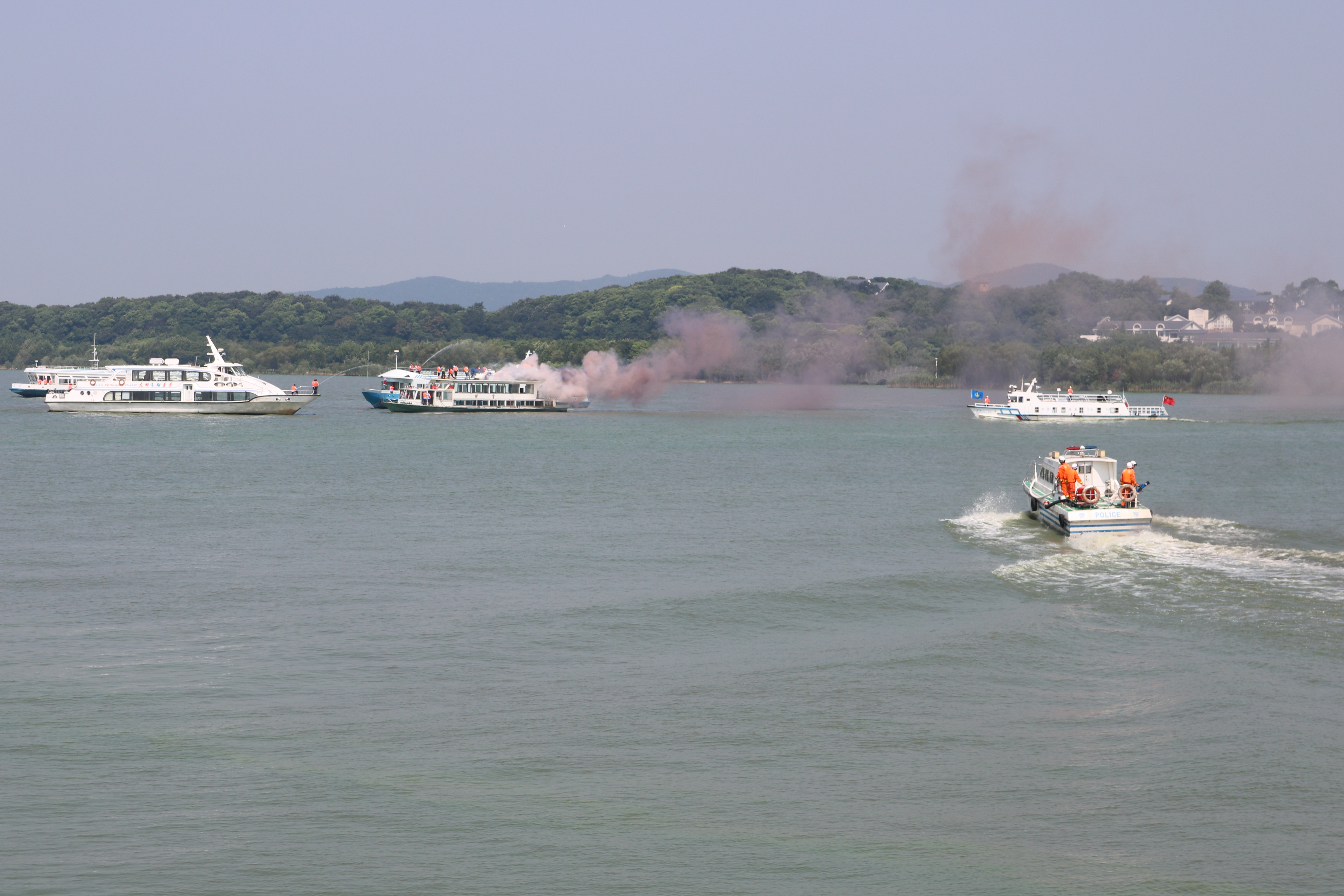 无锡海事公安消防联动共筑水上旅游安全长城