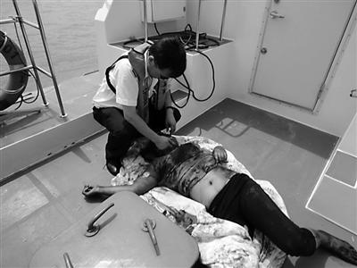 3船员高温舱室作业时昏迷 经救助转危为安 