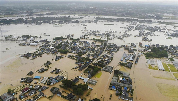 台风“艾涛”侵袭日本 引发50年一遇洪涝灾害