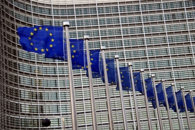 European parliament backs shipping emissions target by end 2016