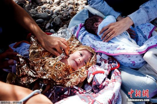 偷渡船撞上巡逻艇 希腊海域数名难民丧生包括儿童