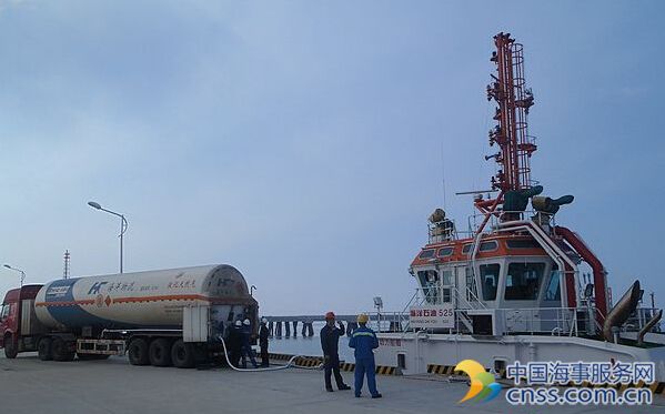 亚洲首艘LNG单一燃料拖轮在海南洋浦完成燃料加注