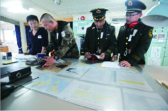 一外籍船员海上突发急症 青岛海陆空接力营救