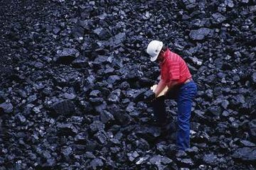 China's October coal imports tumble 31% on year to 13.96 million mt