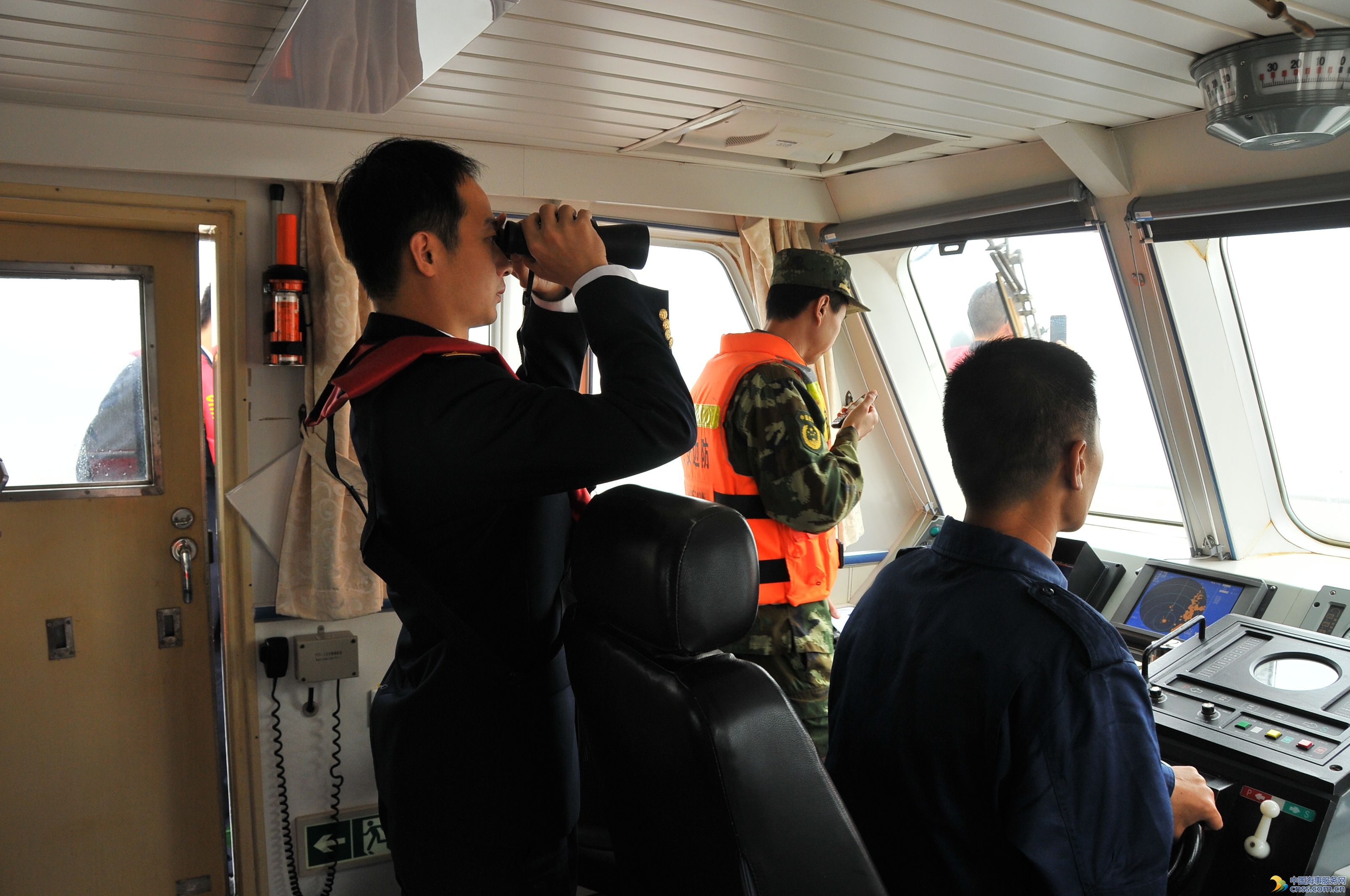 宁德海事组织三级联动军民融合海上应急搜救演习