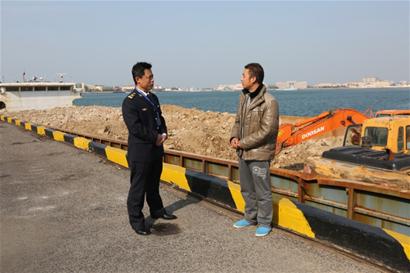 非法营运船 船长竟“无证”