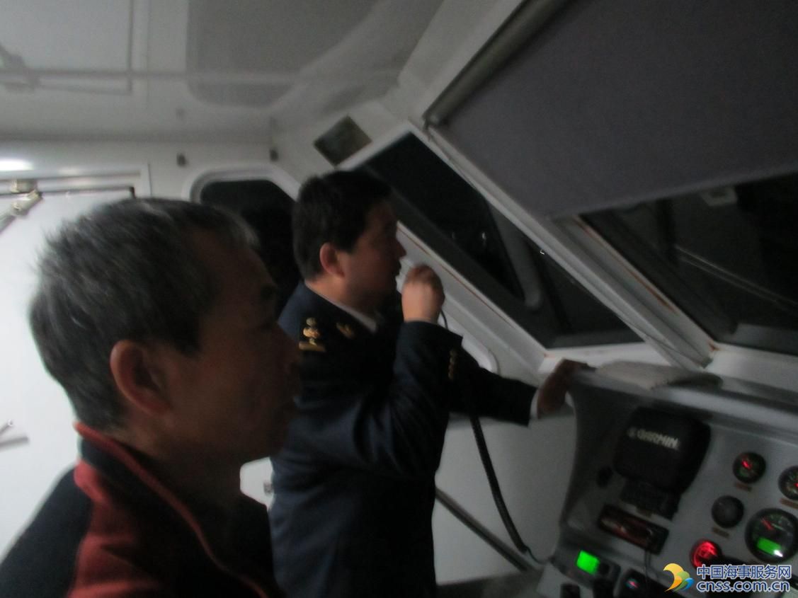 刘家渡大队加强夜间流量高峰期二级通航水域监管