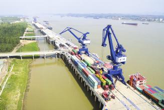 黄石剑指长江中游“亿吨大港” 货物直达60国家地区