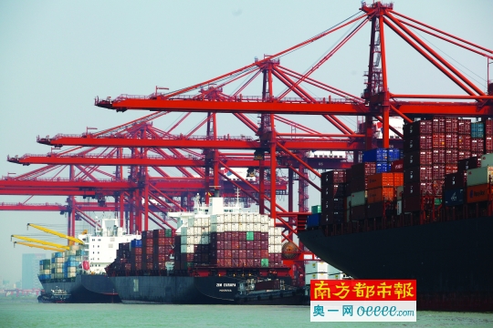 深圳港三大码头：下月起收货物港务费
