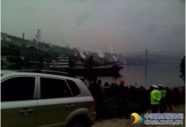 重庆沉没驳船续:船打捞出水已找到8具失联人员遗体