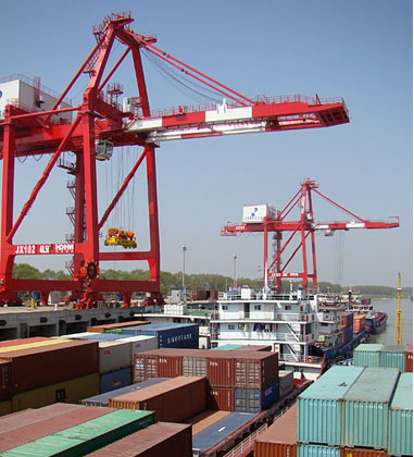 九江港提前步入亿吨港口行列 成江西首个亿吨港口