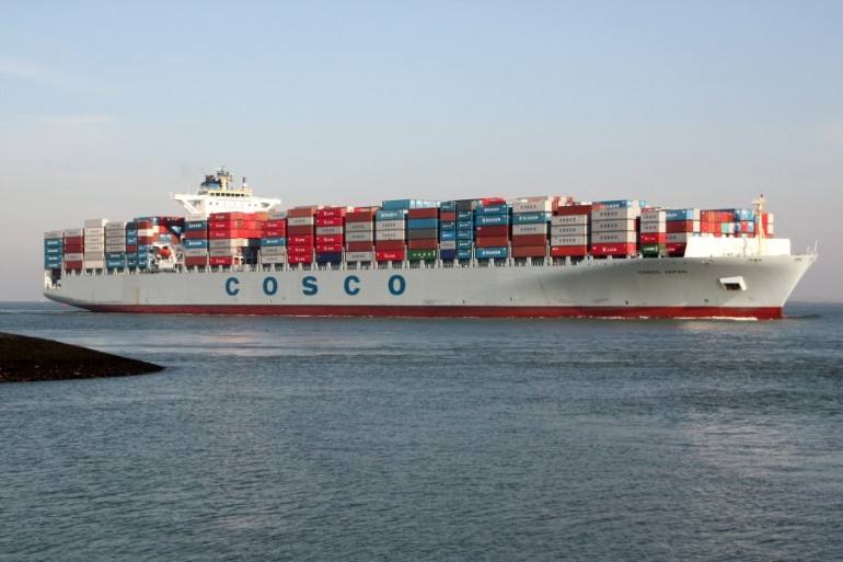 Cosco hands out shares to state firms