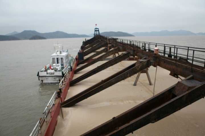 台州海事强制扣押一艘五千吨级货轮