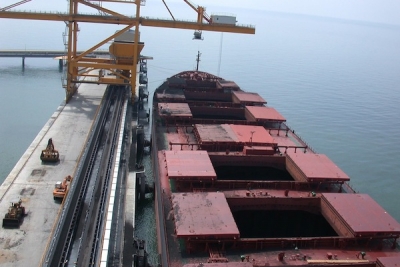 Dry bulk freight plunge continues