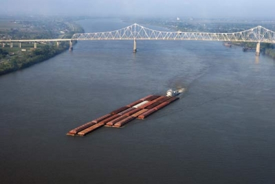 Breakaway barges close Mississippi River, collide with vessels
