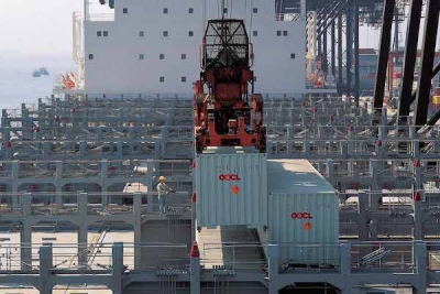OOCL keeps moving boxes in 2015, but makes less