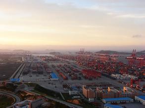 上海港危险品物流安全模式开启