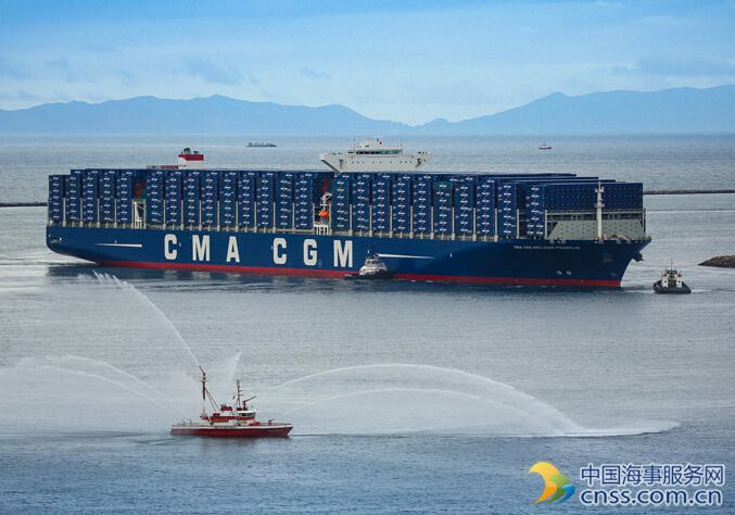 达飞最大集装箱船首次靠泊美国长滩港