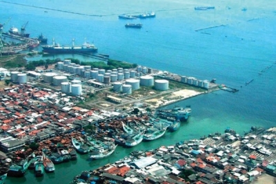 Industry players pour cold water on Tanjung Priok diversion plan