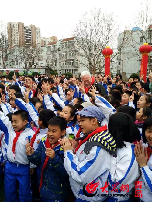 “邂逅”帆船 克利伯最年轻船员回母校讲经验