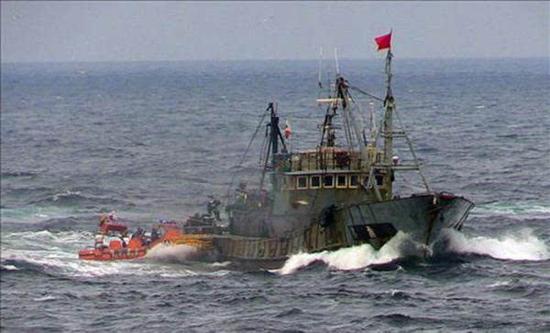 越南扣留一艘中国船只及3名中国船员 称其侵犯领海