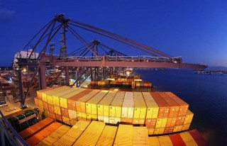 Survey: Industry Urged to Shift to Smart Shipping and Big Data