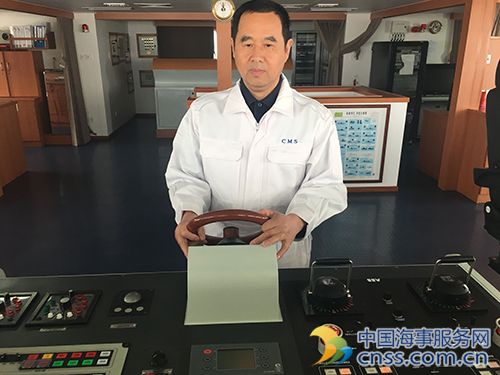 海警船船长吴兴林：让人安心的“大家长”