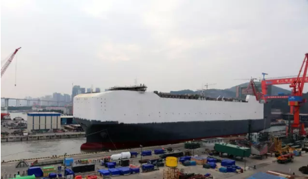 厦船第五艘全球最大汽车滚装船出坞