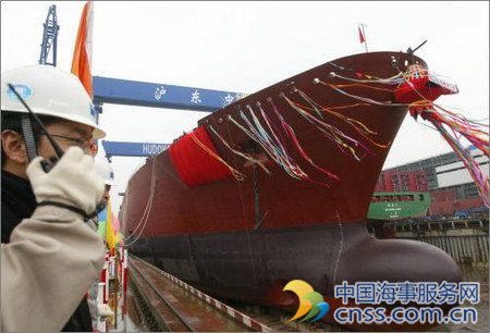 国研国产最大LNG运输船“泛亚”号下水
