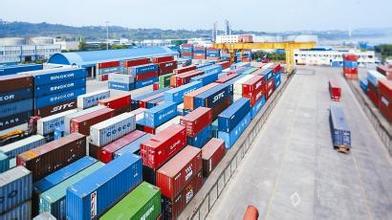 9.4万标箱 一季度泸州港集装箱业务实现“开门红”