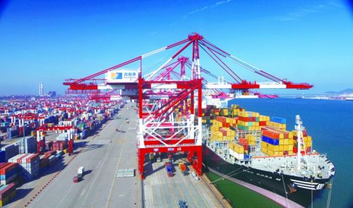 原油进口量激增油轮堵塞青岛港