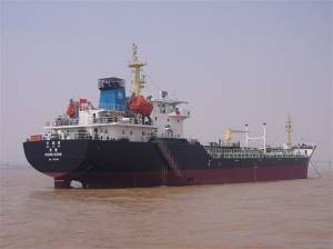 上海船院自主研发的3.7万吨沥青船完成首航