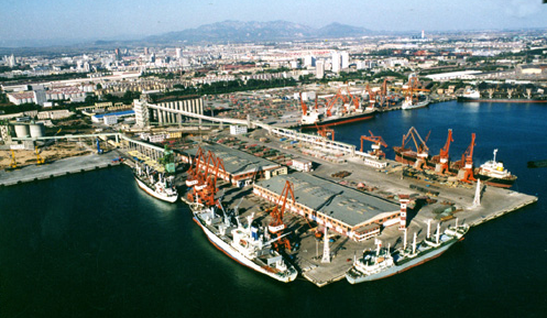 秦皇岛港至广州南沙港集装箱直航航线正式开通
