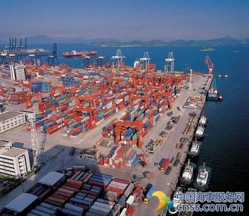 航行时间缩短三分之一　宜宾—重庆—南京集装箱直航快班开通