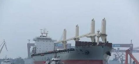 黄埔文冲36000吨多用途船“天祺”和“天健”轮出坞