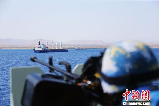 中国海军第23批护航编队为世界粮食计划署船舶护航