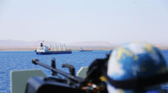 中国海军第23批护航编队为世界粮食计划署船舶护航