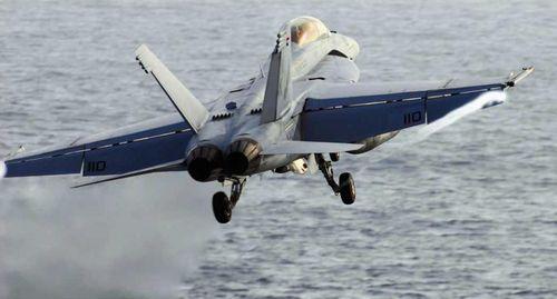 美海军两架“超级大黄蜂”战斗机空中相撞坠海