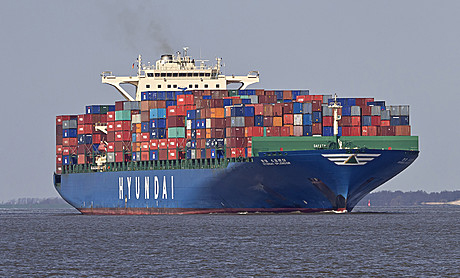 现代商船拟订造超大型集装箱船