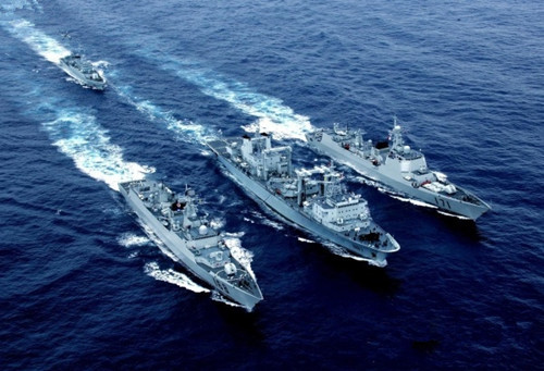 中国海警船编队巡航钓鱼岛12海里 遭遇日方阻挠