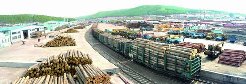 黑龙江省最大对俄港口绥芬河港口木材入口猛增