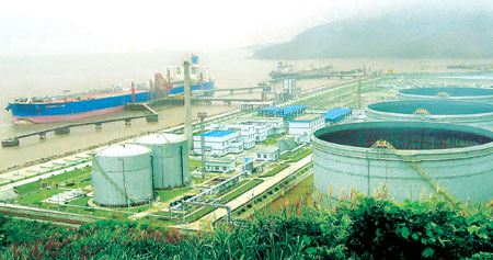 舟山港大榭港区油品码头加固改造工程通过验收
