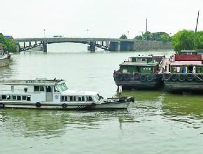 两船舶昨在太湖遇险 宜兴海事紧急营救成功