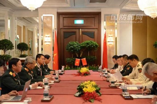 孙建国会见越南国防部副部长阮志咏。