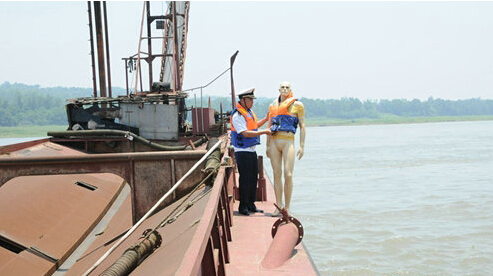 泸州市地方海事局开展无预备应急演习