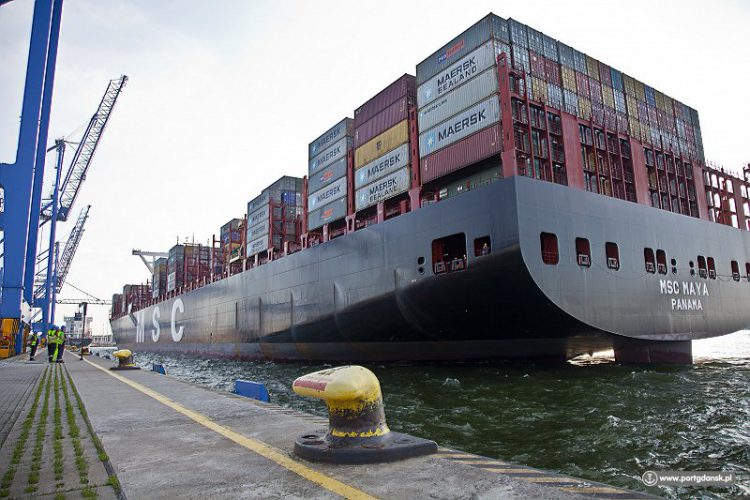 最大集装箱船 “MSC Maya”号拜访格丹斯克港